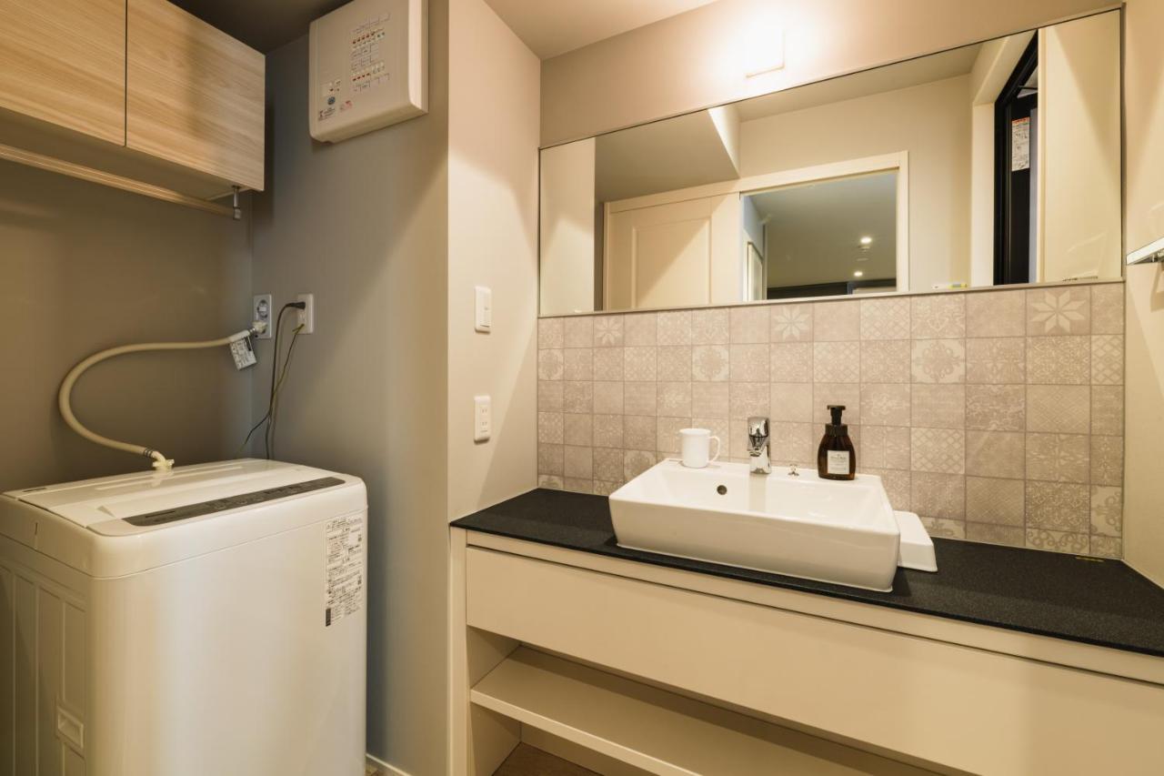Grand Base Yakuin Odori Aparthotel Fukuoka  Exteriör bild