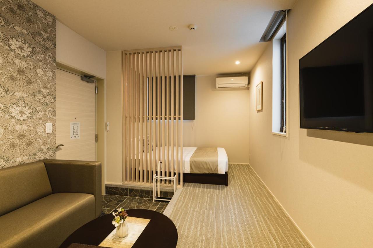 Grand Base Yakuin Odori Aparthotel Fukuoka  Exteriör bild